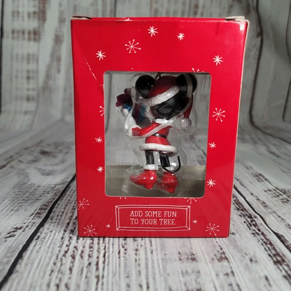 Hallmark Disney Mickey Mouse Christmas‎ Tree Ornament 1HCM9924
